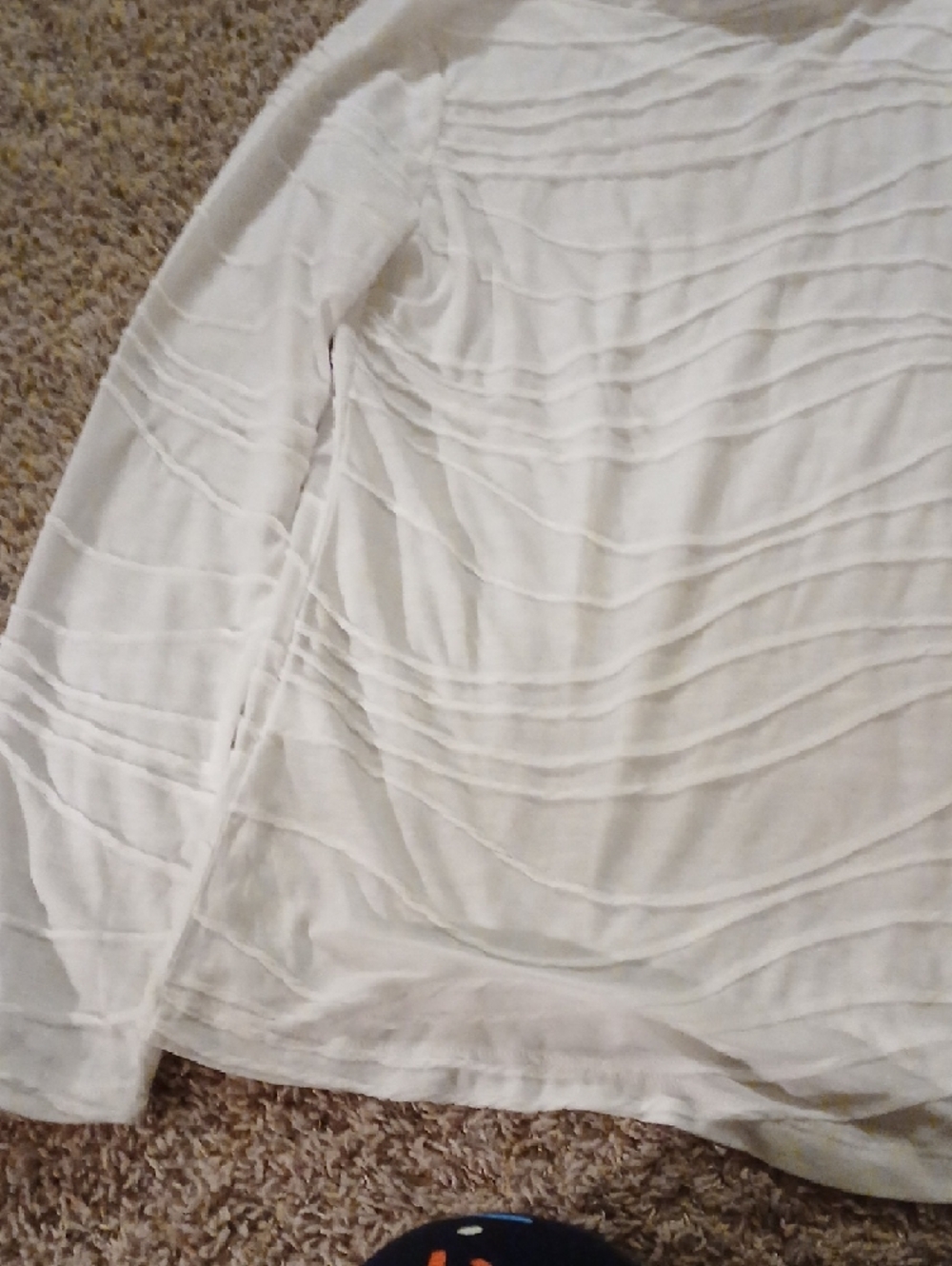 Vera Wang Cream Wave-Textured Long Sleeve Top - Picture 7 of 7